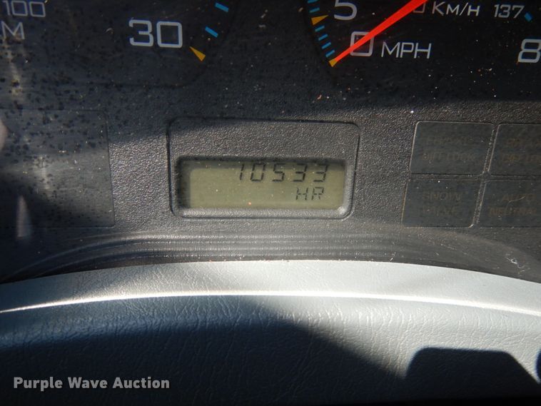 image for item IT9412 2002 International 4300  truck cab and chassis