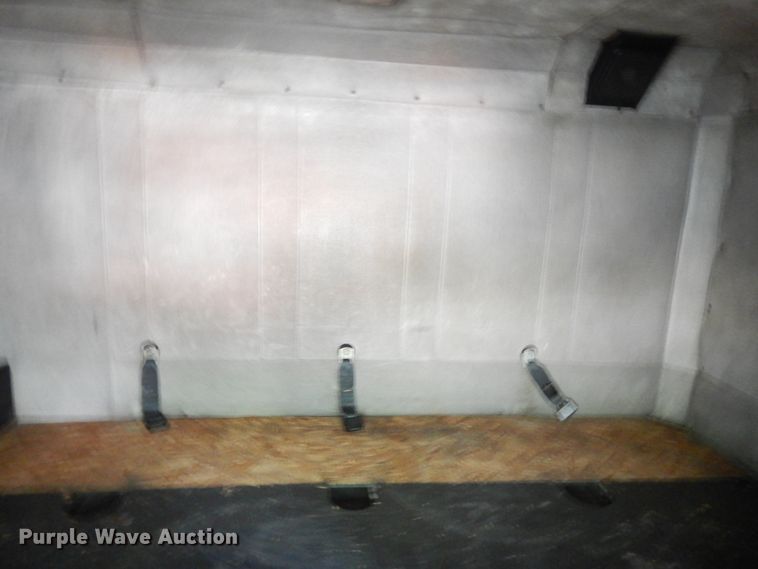 image for item IT9412 2002 International 4300  truck cab and chassis