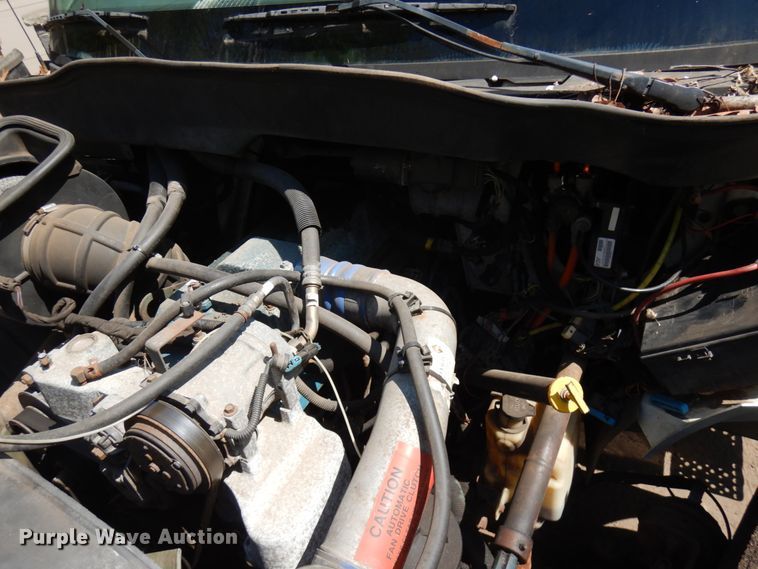 image for item IT9412 2002 International 4300  truck cab and chassis