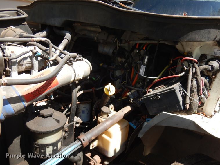 image for item IT9412 2002 International 4300  truck cab and chassis