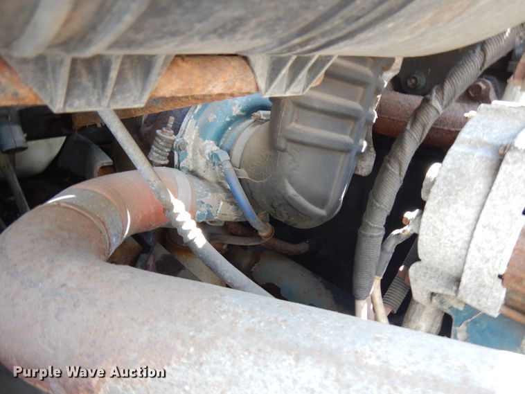 image for item IT9412 2002 International 4300  truck cab and chassis