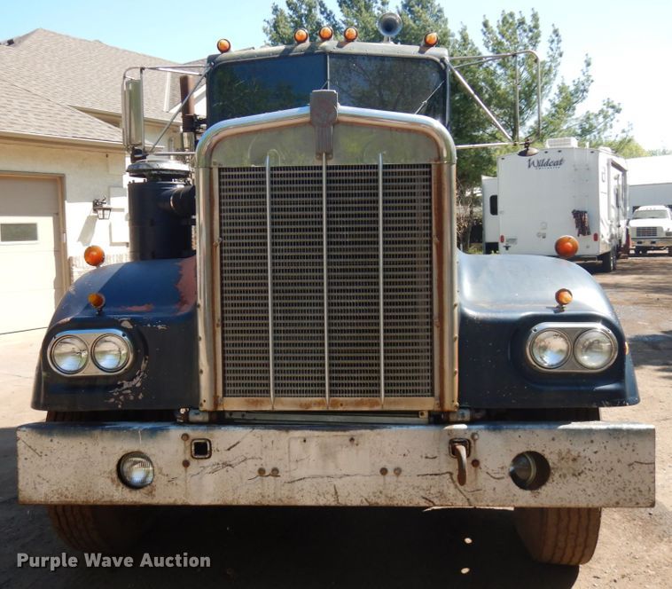 image for item IT9417 1972 Kenworth W923  semi truck