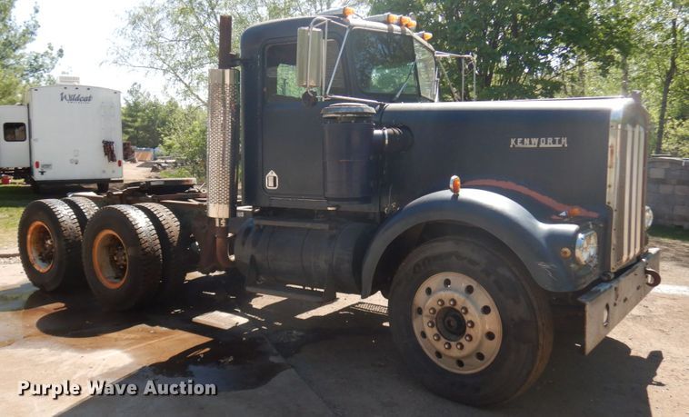 image for item IT9417 1972 Kenworth W923  semi truck