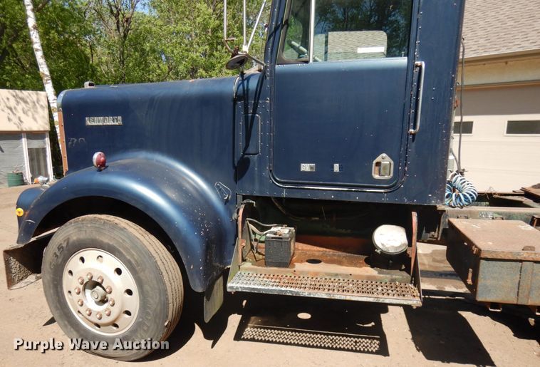 image for item IT9417 1972 Kenworth W923  semi truck