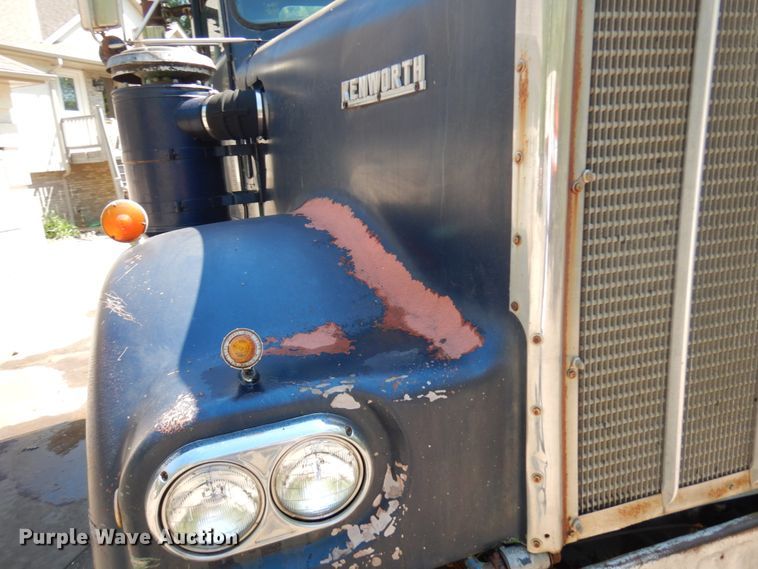 image for item IT9417 1972 Kenworth W923  semi truck
