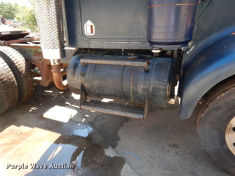 image for item IT9417 1972 Kenworth W923  semi truck