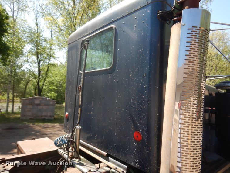 image for item IT9417 1972 Kenworth W923  semi truck