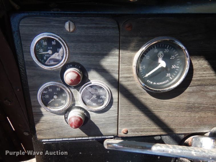 image for item IT9417 1972 Kenworth W923  semi truck