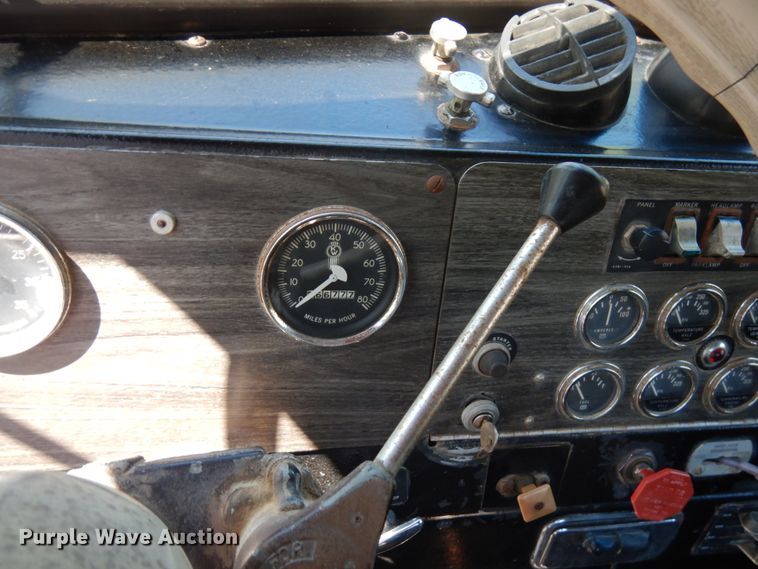 image for item IT9417 1972 Kenworth W923  semi truck