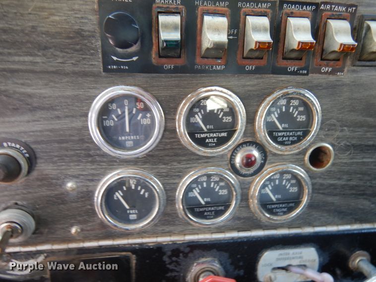 image for item IT9417 1972 Kenworth W923  semi truck