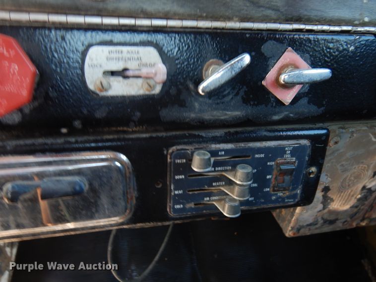 image for item IT9417 1972 Kenworth W923  semi truck