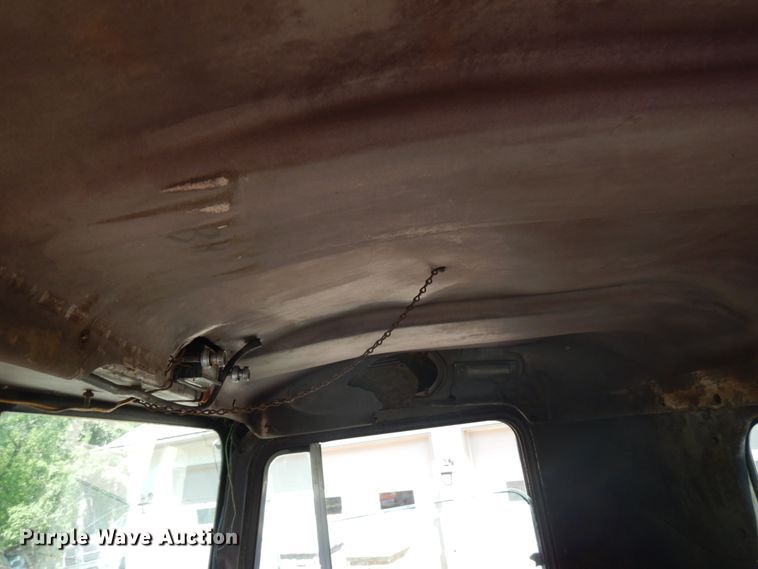 image for item IT9417 1972 Kenworth W923  semi truck