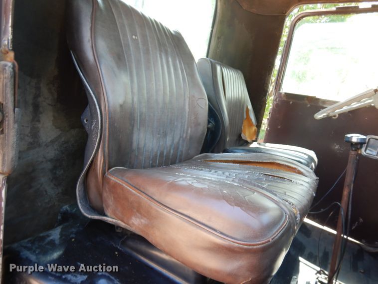 image for item IT9417 1972 Kenworth W923  semi truck