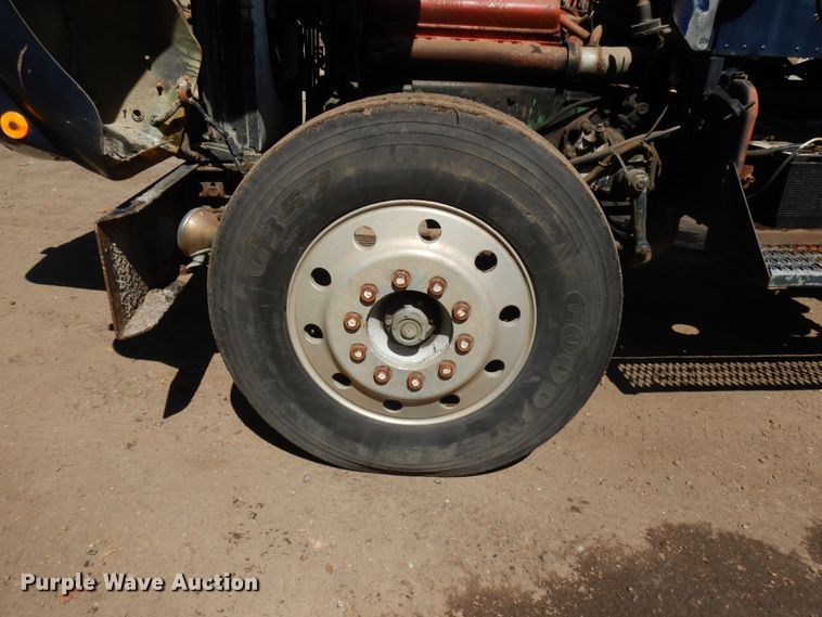 image for item IT9417 1972 Kenworth W923  semi truck