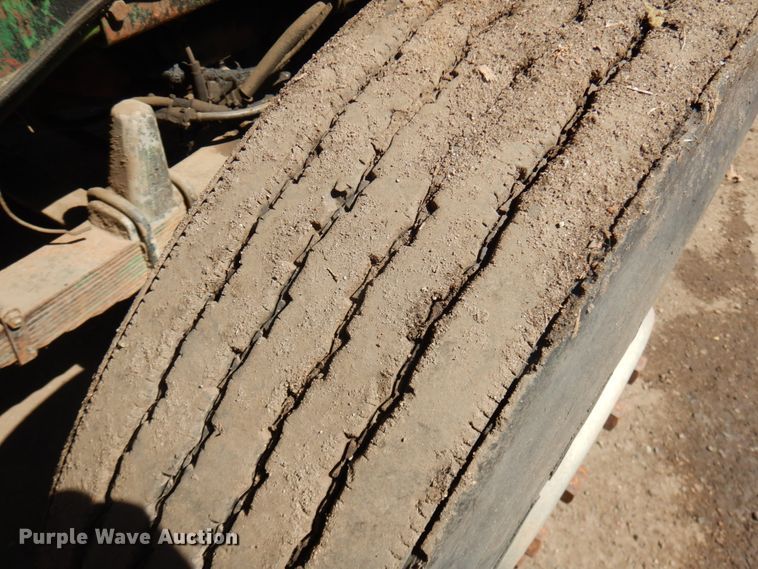 image for item IT9417 1972 Kenworth W923  semi truck