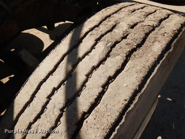 image for item IT9417 1972 Kenworth W923  semi truck