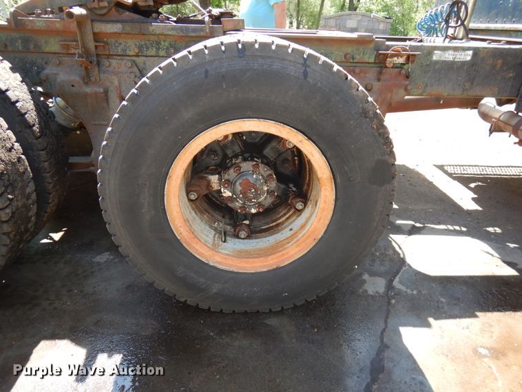 image for item IT9417 1972 Kenworth W923  semi truck