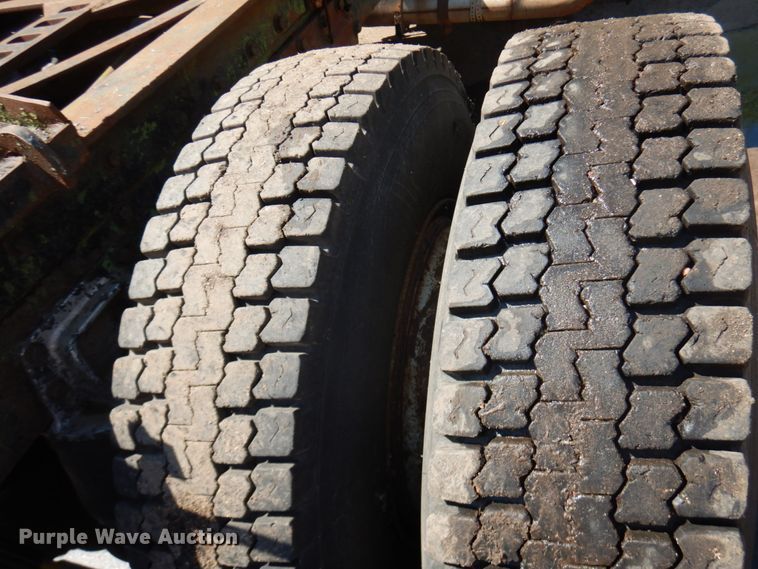 image for item IT9417 1972 Kenworth W923  semi truck