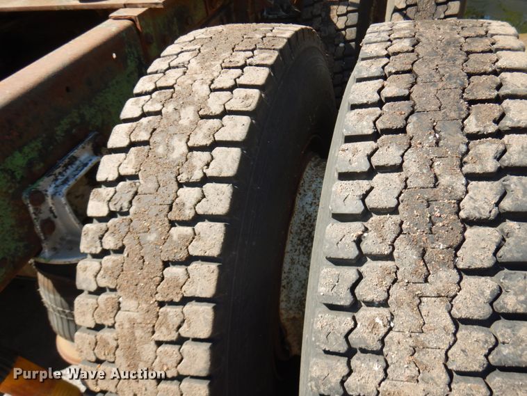 image for item IT9417 1972 Kenworth W923  semi truck