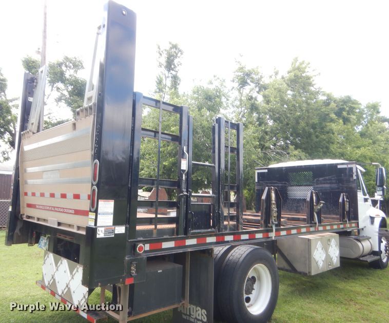 image for item IT9545 2015 International 4400  flatbed truck