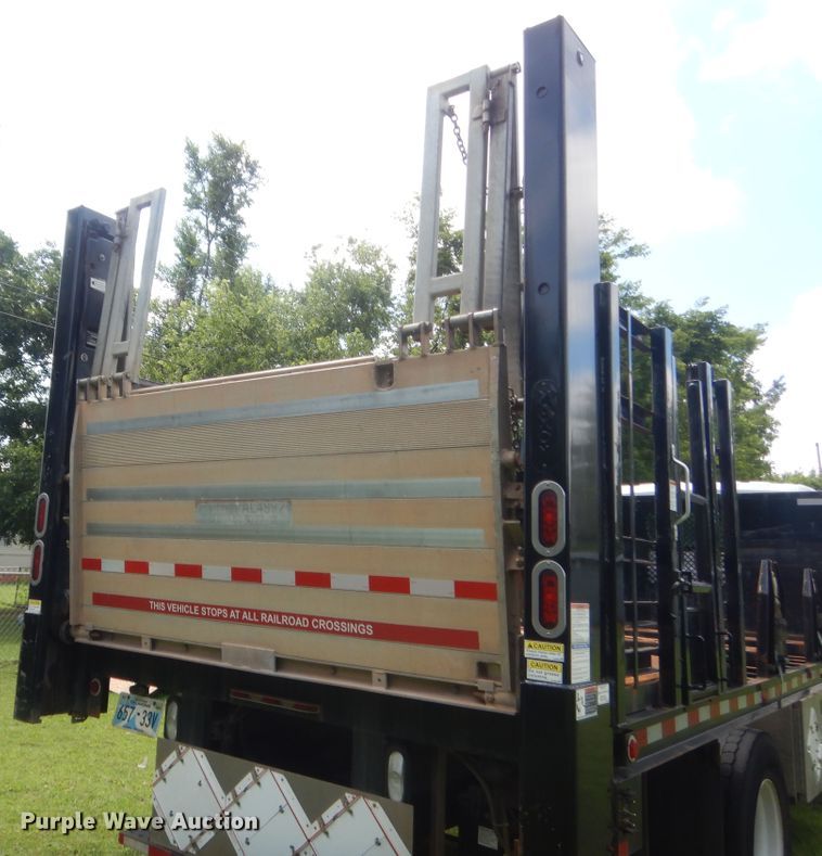 image for item IT9545 2015 International 4400  flatbed truck