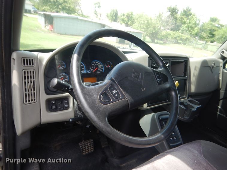 image for item IT9545 2015 International 4400  flatbed truck