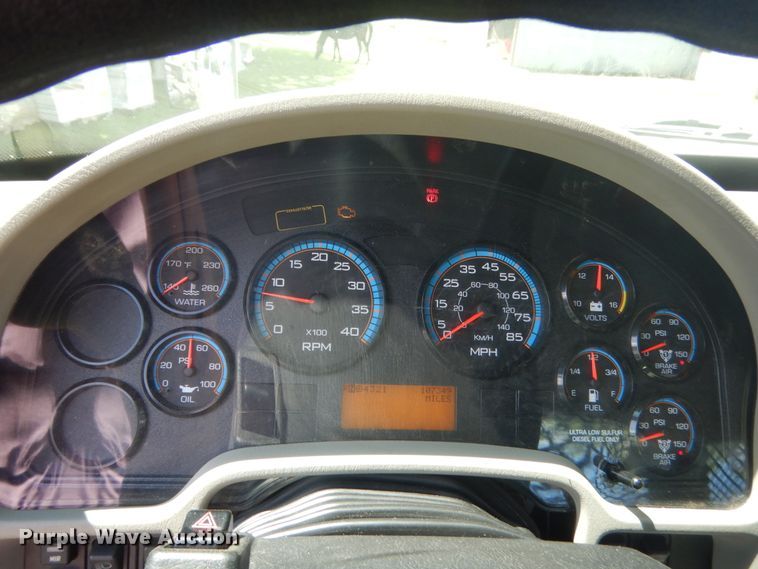 image for item IT9545 2015 International 4400  flatbed truck