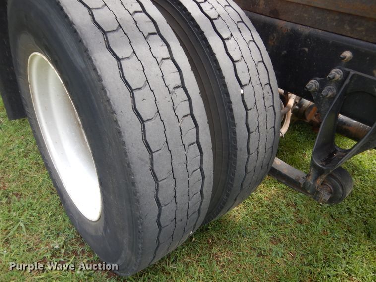 image for item IT9545 2015 International 4400  flatbed truck