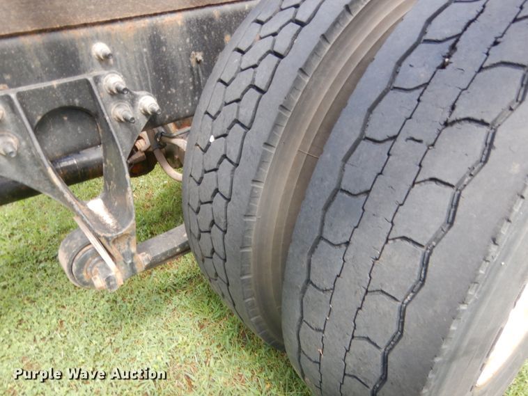 image for item IT9545 2015 International 4400  flatbed truck