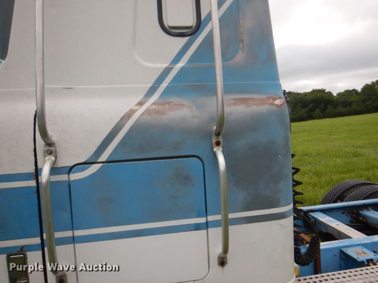 image for item JY9735 1975 International Transtar II  semi truck