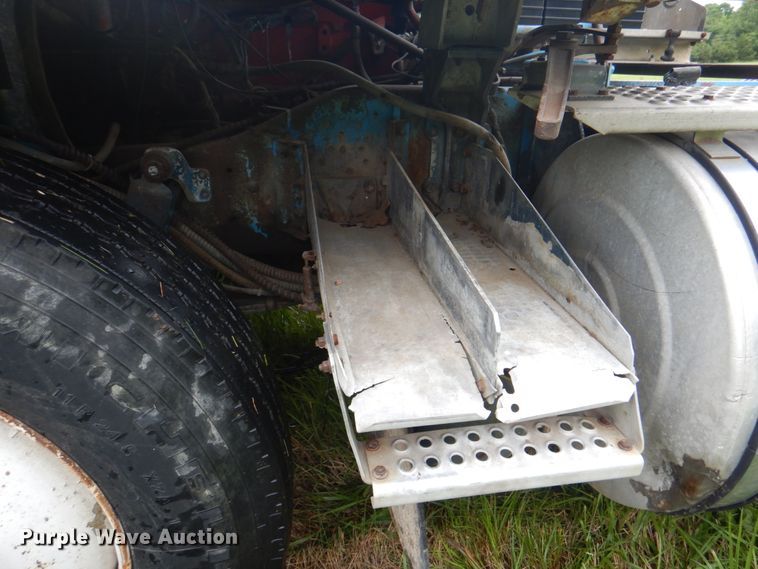 image for item JY9735 1975 International Transtar II  semi truck