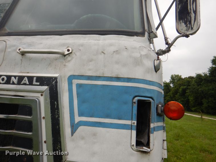 image for item JY9735 1975 International Transtar II  semi truck