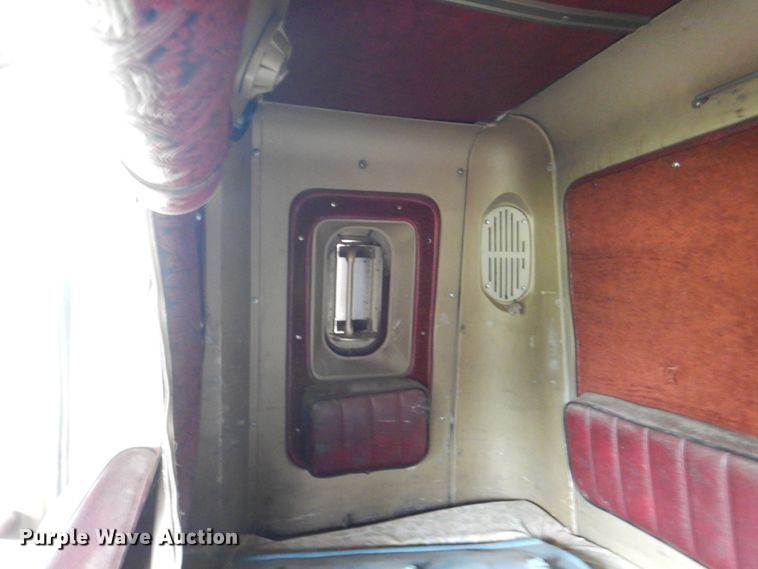 image for item JY9735 1975 International Transtar II  semi truck