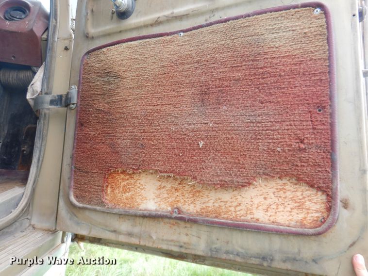 image for item JY9735 1975 International Transtar II  semi truck