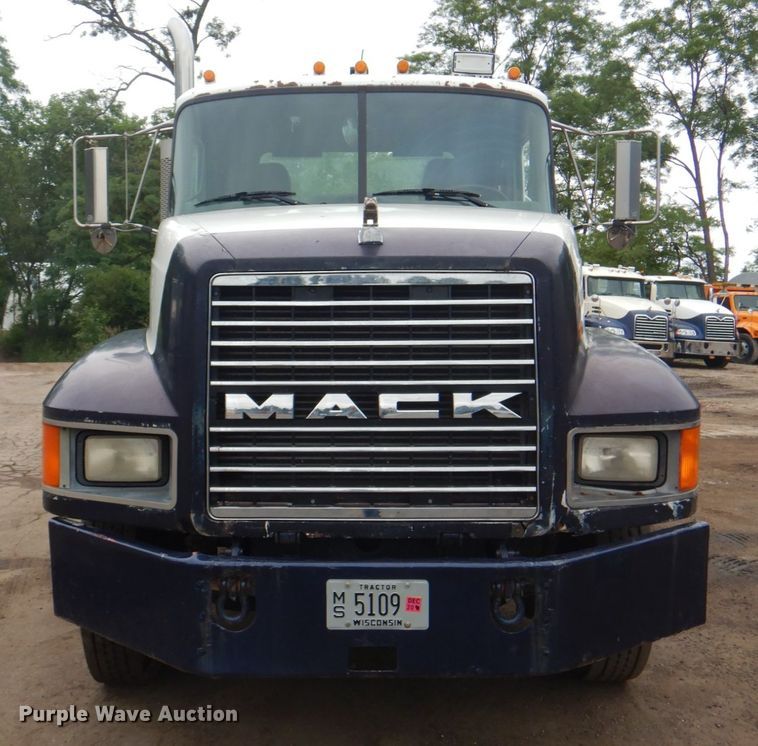 image for item JY9809 1999 Mack CH613  semi truck