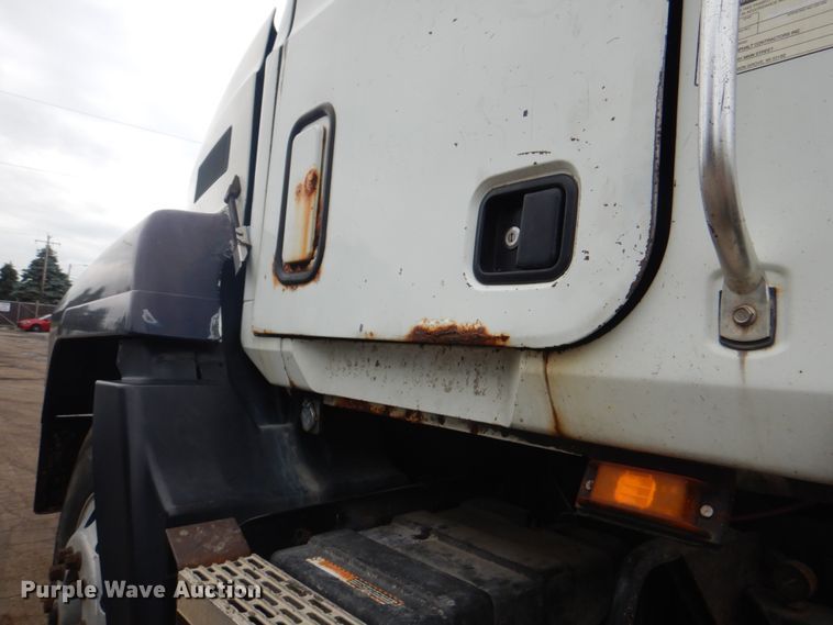 image for item JY9809 1999 Mack CH613  semi truck