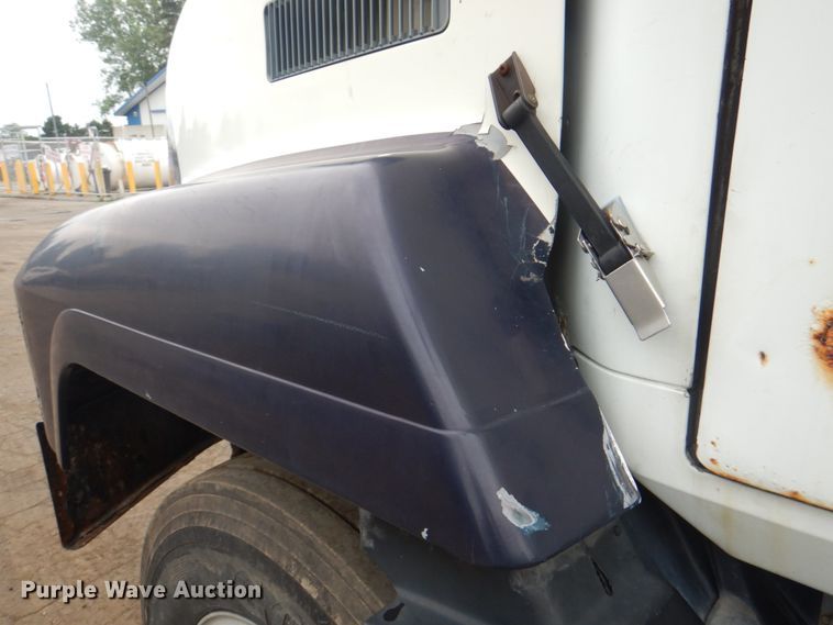 image for item JY9809 1999 Mack CH613  semi truck