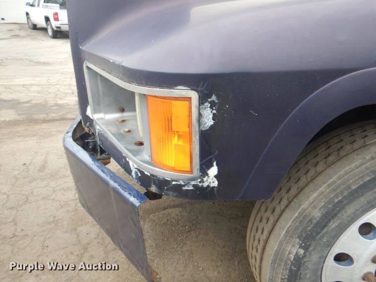 image for item JY9809 1999 Mack CH613  semi truck