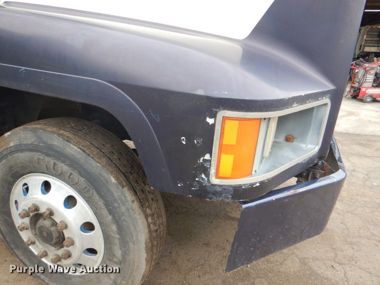 image for item JY9809 1999 Mack CH613  semi truck