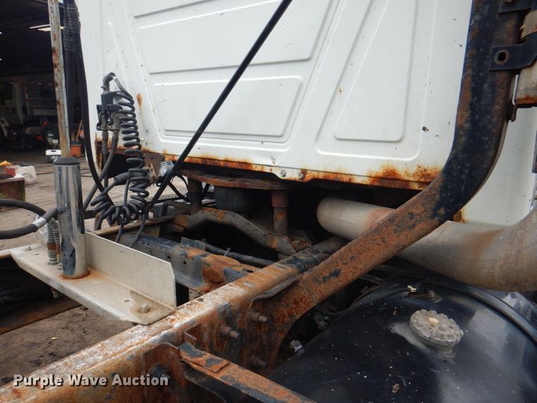 image for item JY9809 1999 Mack CH613  semi truck