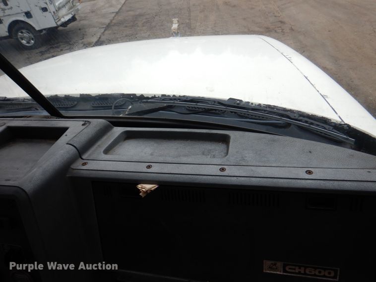 image for item JY9809 1999 Mack CH613  semi truck