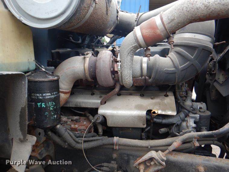 image for item JY9809 1999 Mack CH613  semi truck