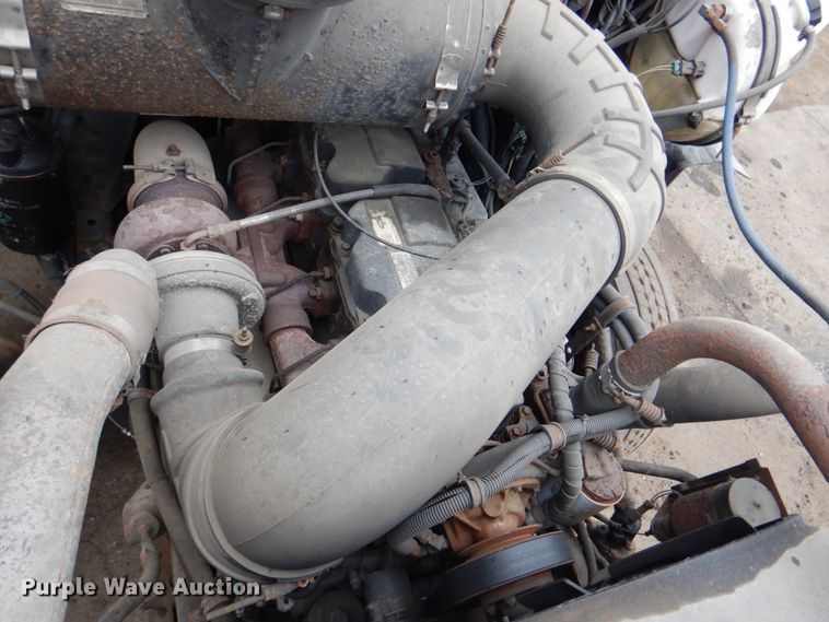 image for item JY9809 1999 Mack CH613  semi truck