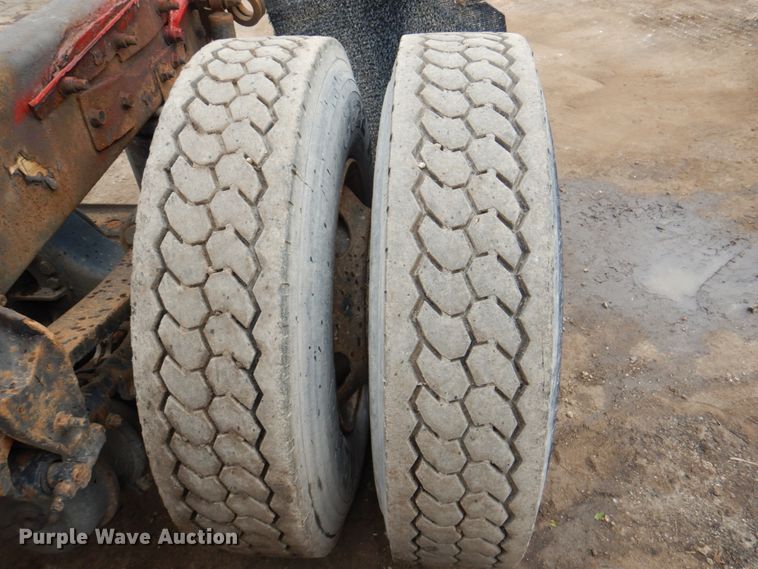 image for item JY9809 1999 Mack CH613  semi truck