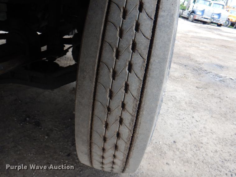 image for item JY9809 1999 Mack CH613  semi truck