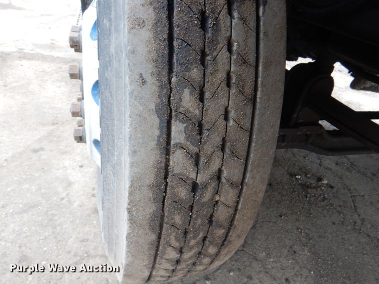 image for item JY9809 1999 Mack CH613  semi truck