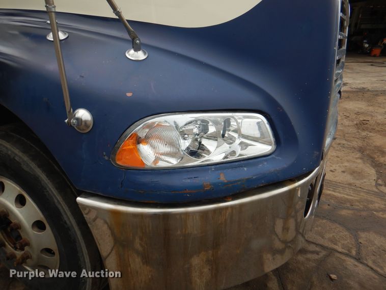 image for item JY9813 2007 Mack CXP613  semi truck