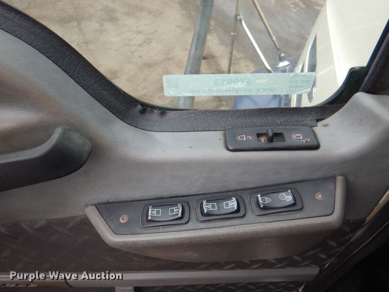 image for item JY9813 2007 Mack CXP613  semi truck