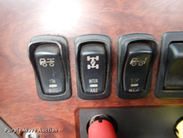 image for item JY9813 2007 Mack CXP613  semi truck