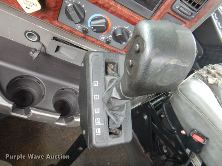 image for item JY9813 2007 Mack CXP613  semi truck